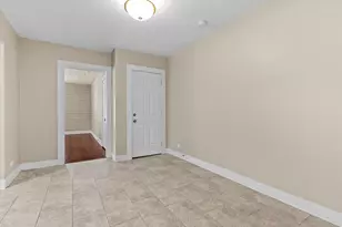 409 E Austin St, Bellville, TX 77418 - Photo 4
