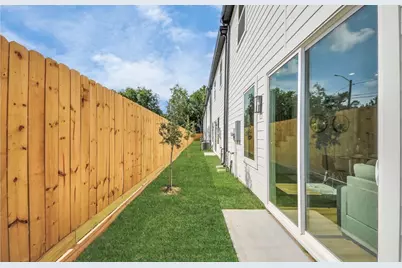 2428 Harrington Street, Houston, TX 77026 - Photo 14