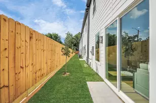 2428 Harrington St, Houston, TX 77026 - Photo 14