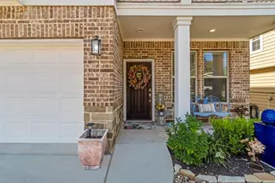 122 Harbour Town Ct, Montgomery, TX 77356 - Photo 2