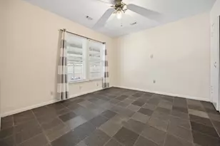 1120 E 7th 1/2 St, Houston, TX 77009 - Photo 12
