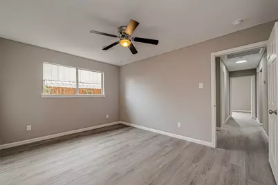 8619 Valley Meadow Drive, Houston, TX 77078 - Photo 28