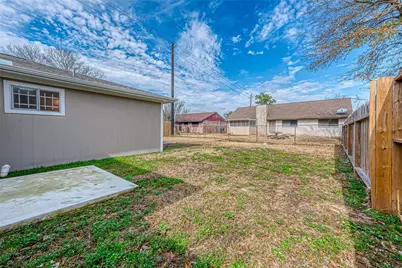 8619 Valley Meadow Drive, Houston, TX 77078 - Photo 32