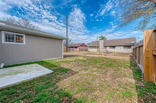 8619 Valley Meadow Dr, Houston, TX 77078 - Photo 32