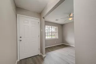 8619 Valley Meadow Dr, Houston, TX 77078 - Photo 8