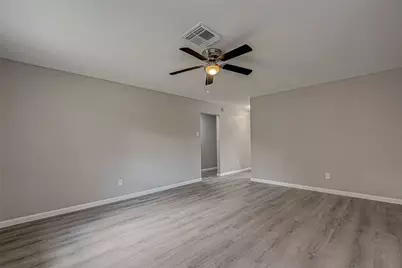 8619 Valley Meadow Drive, Houston, TX 77078 - Photo 16