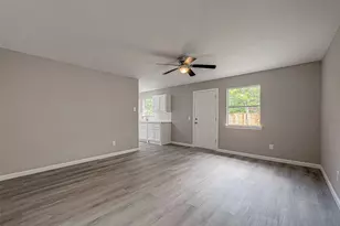 8619 Valley Meadow Dr, Houston, TX 77078 - Photo 14