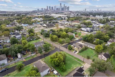 2605 Sumpter Street, Houston, TX 77026 - Photo 1
