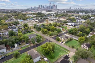 2605 Sumpter St, Houston, TX 77026 - Photo 1