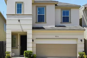 9516 Cedarpost Square St, Houston, TX 77055 - Photo 2