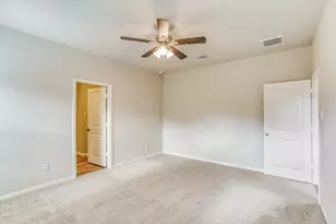 8206 Blooming Meadow Ln, Houston, TX 77016 - Photo 10