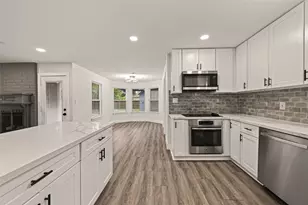 10011 Pine Pass Dr, Houston, TX 77070 - Photo 8