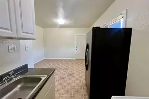 2705 Lorraine St, Houston, TX 77026 - Photo 10