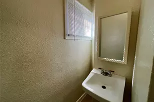 2705 Lorraine St, Houston, TX 77026 - Photo 12