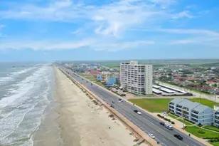 7310 Seawall Blvd, Galveston, TX 77551 - Photo 18