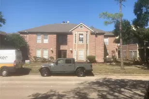 12400 Overbrook Ln, Houston, TX 77077 - Photo 2