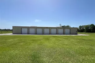 1515 N Mechanic St, El Campo, TX 77437 - Photo 8