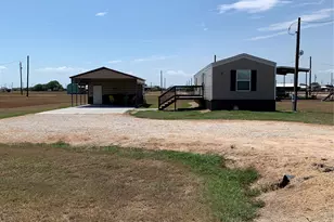 132 Squid Ln, Palacios, TX 77465 - Photo 2