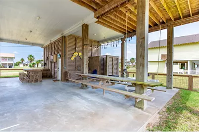 1326 Sunrise, Crystal Beach, TX 77650 - Photo 34