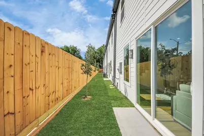 2432 Harrington Street, Houston, TX 77026 - Photo 36