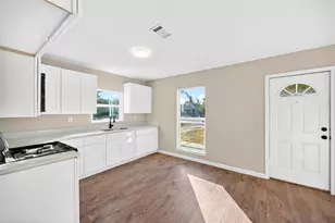 4918 Los Angeles St, Houston, TX 77026 - Photo 10