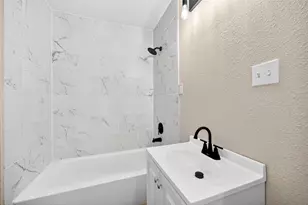 4918 Los Angeles St, Houston, TX 77026 - Photo 14