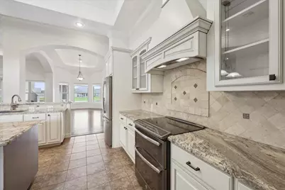 1215 Bourbon Street, Bridge City, TX 77611 - Photo 12