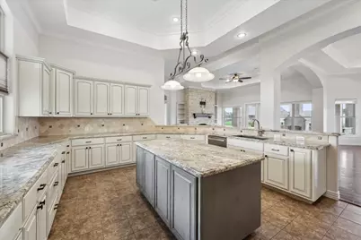 1215 Bourbon Street, Bridge City, TX 77611 - Photo 10