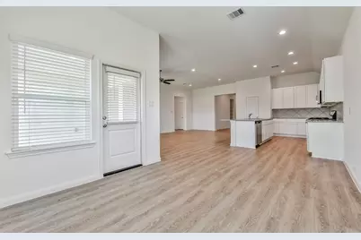 3019 King Oaks Street, Baytown, TX 77251 - Photo 10