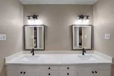 5311 Riverview Drive, Alvin, TX 77511 - Photo 16