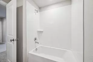 320 S Texas St, Texas City, TX 77591 - Photo 12