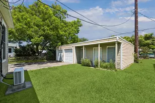 3910 Ave R 1/2, Galveston, TX 77550 - Photo 30