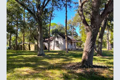 6211 Gresham Street, Wallis, TX 77485 - Photo 22