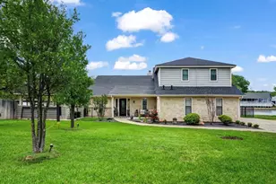 608 Casas Del Norte Ct, Granbury, TX 76049 - Photo 2