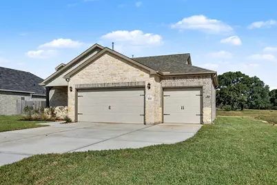 414 Wellshire Drive, West Columbia, TX 77486 - Photo 2