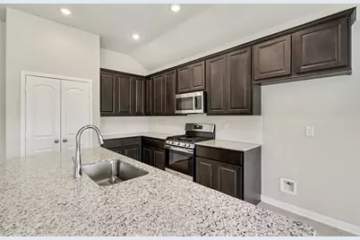 414 Wellshire Drive, West Columbia, TX 77486 - Photo 16