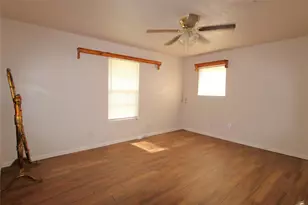 2712 Whispering Pines St, Baytown, TX 77521 - Photo 14