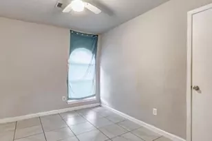 8019 Beech Cove Ln, Houston, TX 77072 - Photo 10