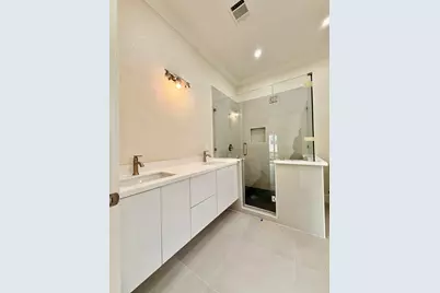 1323 Rosewood Street, Houston, TX 77004 - Photo 10