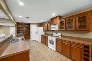127 Marlin Ave, Galveston, TX 77550 - Photo 6
