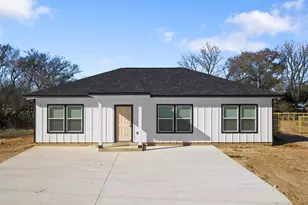 807 E Brown St, Hearne, TX 77859 - Photo 2