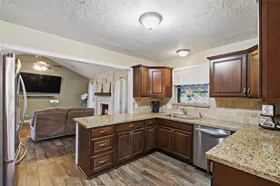 1021 E San Augustine St, Deer Park, TX 77536 - Photo 10