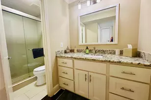 3402 Garrott St, Houston, TX 77006 - Photo 8