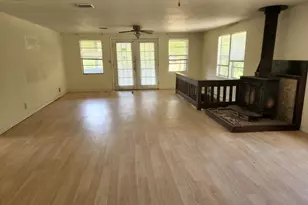 300 Alpine St, Coldspring, TX 77331 - Photo 4