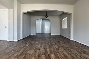 1502 Claremont Garden Cir, Houston, TX 77047 - Photo 4