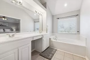 1802 Stacy Falls, Houston, TX 77008 - Photo 12