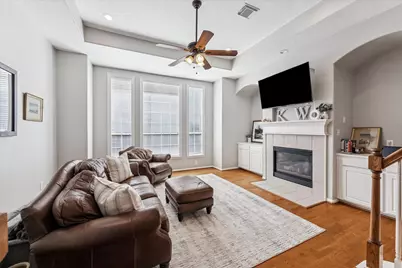 1802 Stacy Falls, Houston, TX 77008 - Photo 2