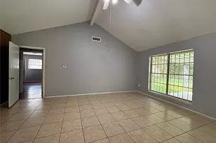 7010 Captain Dr, Houston, TX 77036 - Photo 2