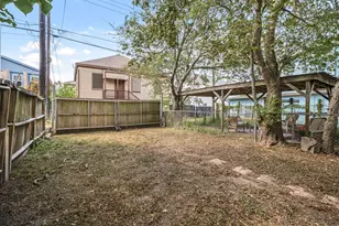 1821 Ave M 1/2, Galveston, TX 77550 - Photo 18
