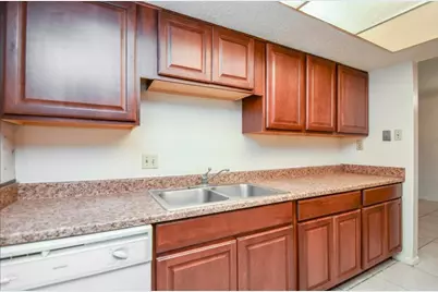 2818 S Bartell Drive S #6, Houston, TX 77054 - Photo 10